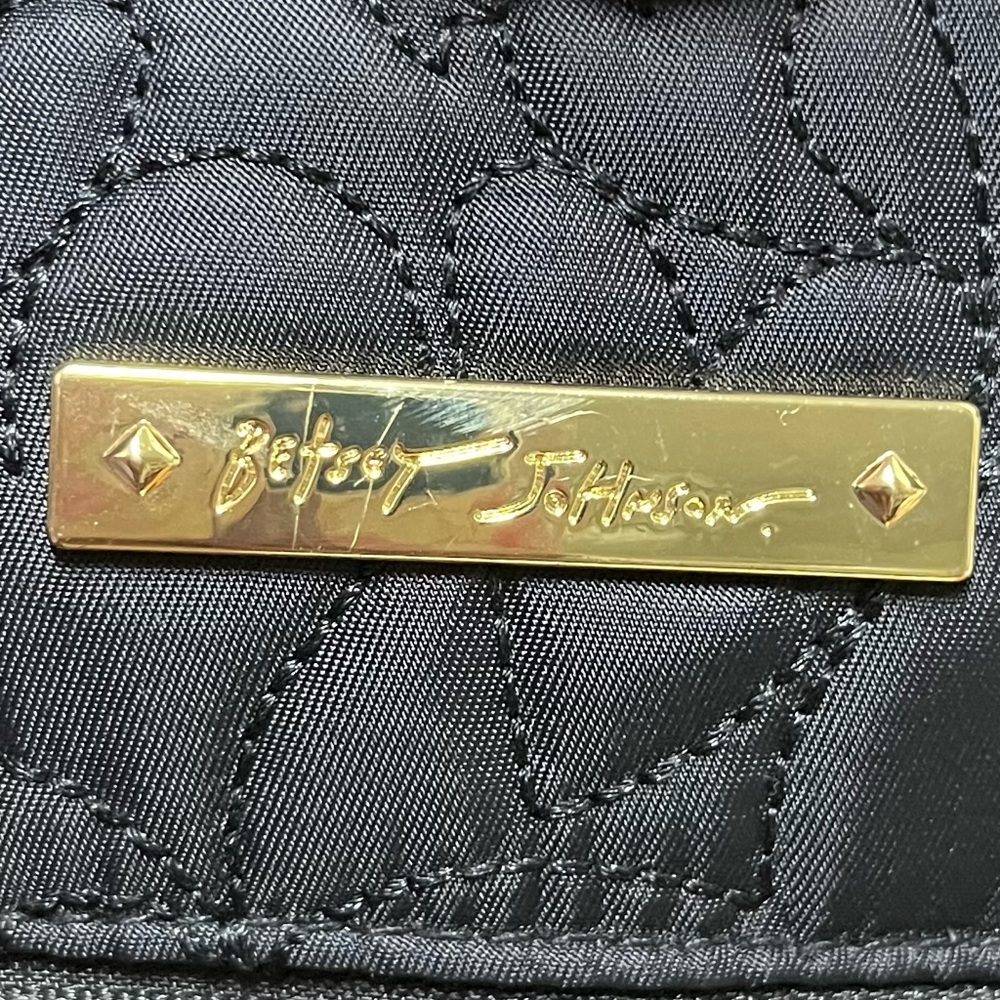 Betsey Johnson Black Quilted Crossbody Bag NWOT - Picture 3 of 11